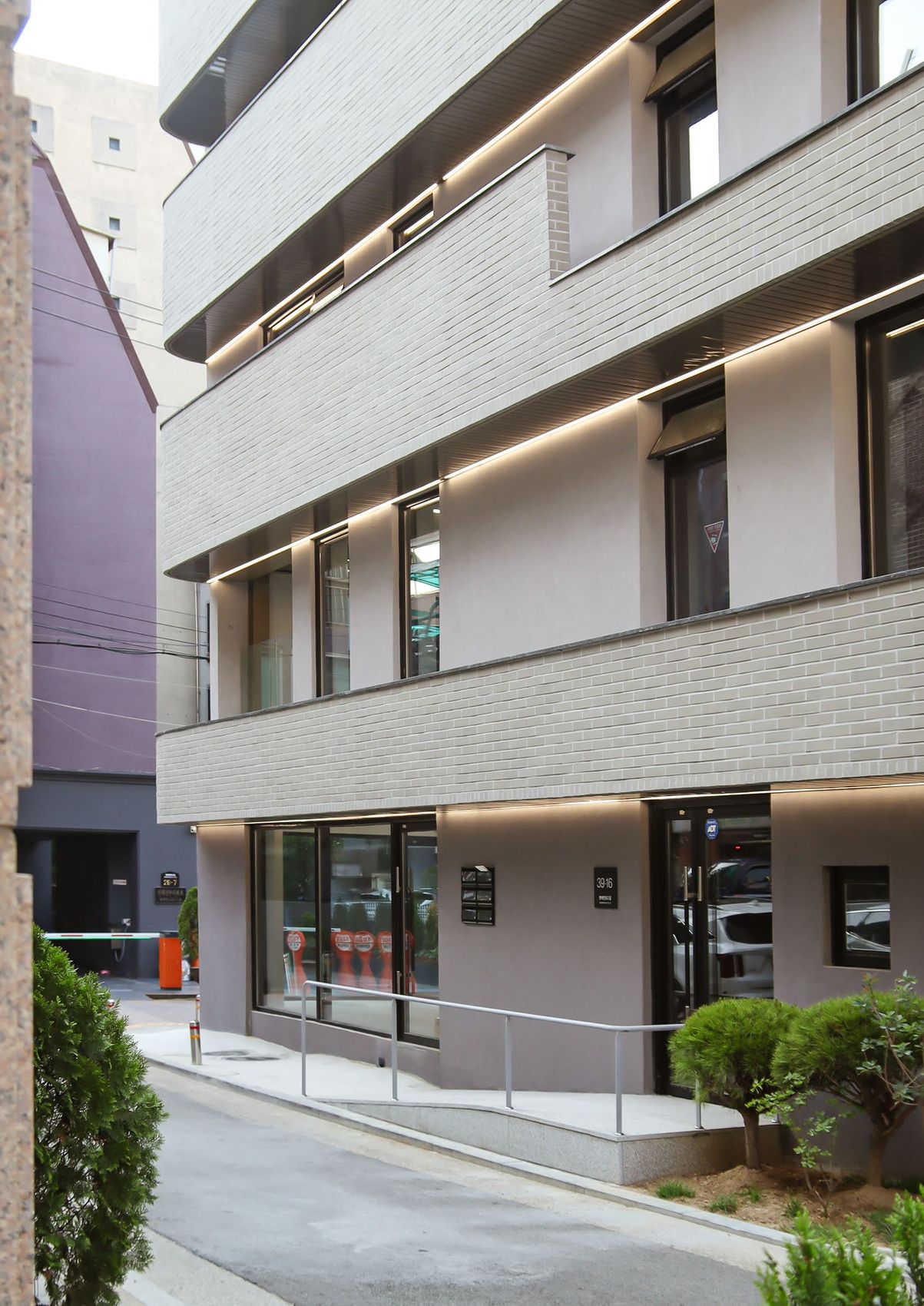 ‘B’ BUILDING 사진 2
